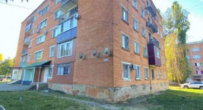 Продам квартиру 3-х комнатную с общей площадью 97м2, 4/5 эт., на улице Хакурате, г. Майкоп, Адыгея респ., Россия, агентство JCat. Фотография №1