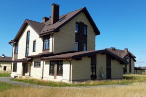 Продам дом 9-ти комнатный с общей площадью 500.2м2, на улице Мира, г. Пок ленинское, Ленинградская обл., Россия, агентство JCat