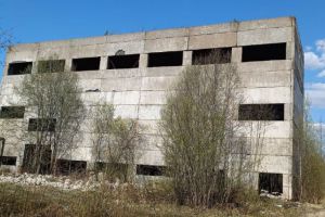 Продам производственно-складское помещение с общей площадью 3620м2, на улице Энтузиастов шоссе, г. Кириши, Ленинградская обл., Россия, агентство Джойнио