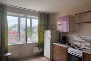 Сдам квартиру 1 комнатную с общей площадью 38м2, 6/9 эт., на улице Молодогвардейцев, Калининский район район, г. Челябинск, Челябинская обл., Россия, агентство 74 метра