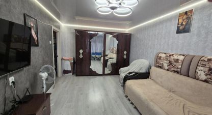 Продам квартиру 2-х комнатную с общей площадью 53м2, 5/5 эт., на улице Ленинское шоссе, г. Углич, Ярославская обл., Россия, агентство ИП Фёдорова. Фотография №1