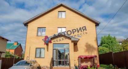 Продам дом 5-ти комнатный с общей площадью 188м2, на улице Мусоргского, Пролетарский район, г. Тула, Тульская обл., Россия, агентство АН Астория. Фотография №1