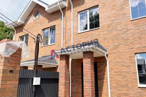 Продам коттедж/дачу с общей площадью 162.1м2, на улице Лермонтова ул, Привокзальный район, г. Тула, Тульская обл., Россия, агентство АН Астория Продам коттедж/дачу с общей площадью 162.1м2, на улице Лермонтова ул, Привокзальный район, г. Тула, Тульская обл., Россия, агентство АН Астория