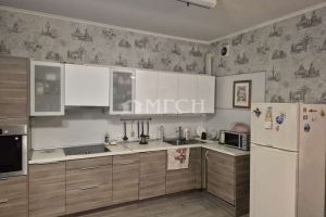 Продам квартиру 2-х комнатную с общей площадью 50м2, 9/25 эт., на улице Совхозная, г. Химки, Московская обл., Россия, агентство МГСН - Московская городская служба недвижимости
