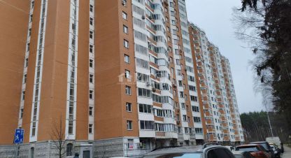 Продам квартиру 2-х комнатную с общей площадью 52м2, 10/17 эт., на улице Квартал изумрудный, г. Балашиха, Московская обл., Россия, агентство МГСН - Московская городская служба недвижимости. Фотография №1