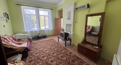 Купить квартиру 4-х комнатную, 86.9 кв. м. Фотография №1 Продам квартиру 4-х комнатную с общей площадью 86.9м2, 2/2 эт., на улице Владимира луговского, г. Симеиз пгт, Крым авт. респ., Россия, агентство Оператор недвижимости Статус82. Фотография №1