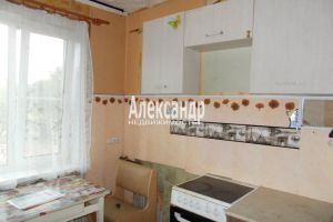 Продам квартиру 2-х комнатную с общей площадью 30м2, 2/2 эт., на улице Ленинградская тихвин чернышевская, Тихвинский район, г. Тихвин, Ленинградская обл., Россия, агентство Александр-Недвижимость