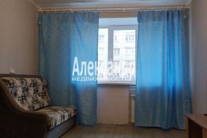 Продам квартиру с общей площадью 17.6м2, 1/5 эт., на улице Ленинградская тихвин 4-й микро, Тихвинский район, г. Тихвин, Ленинградская обл., Россия, агентство Александр-Недвижимость