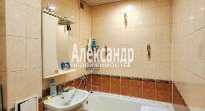 Купить квартиру 2-х комнатную, 41.8 кв. м., Россия, г. Кириши. Фотография №9