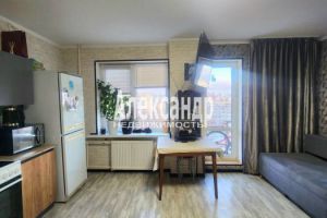 Продам квартиру с общей площадью 27.8м2, 8/9 эт., на улице Ленинградская кириши декабристов бестужевых, Киришский район, г. Кириши, Ленинградская обл., Россия, агентство Александр-Недвижимость