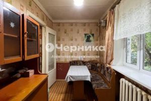 Продам квартиру 1 комнатную с общей площадью 41.5м2, 1/4 эт., на улице Ильюшина, г. Шахты, Ростовская обл., Россия, агентство АН Черника Продам квартиру 1 комнатную с общей площадью 41.5м2, 1/4 эт., на улице Ильюшина, г. Шахты, Ростовская обл., Россия, агентство АН Черника