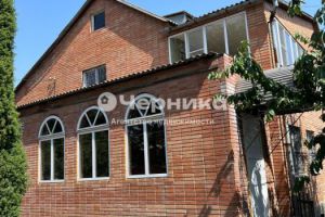 Продам дом 5-ти комнатный с общей площадью 324.3м2, на улице Школьная, г. Шахты, Ростовская обл., Россия, агентство АН Черника Продам дом 5-ти комнатный с общей площадью 324.3м2, на улице Школьная, г. Шахты, Ростовская обл., Россия, агентство АН Черника