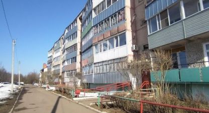 Купить квартиру 2-х комнатную, 53 кв. м. Фотография №1 Продам квартиру 2-х комнатную с общей площадью 53м2, 2/5 эт., на улице 9, г. Дюдьково, Ярославская обл., Россия, агентство Ваш Вариант. Фотография №1