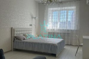 Сдам квартиру 1 комнатную с общей площадью 50.7м2, 5/19 эт., на улице Адоратского, г. Казань, Татарстан респ., Россия, агентство Платина