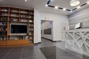 Продам квартиру 2-х комнатную с общей площадью 72м2, 13/19 эт., на улице Гоголя, г. Екатеринбург, Свердловская обл., Россия, агентство РиоЛюкс
