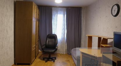 Купить комнату, 20 кв. м. Фотография №1 Продам комнату с общей площадью 20м2, 6/9 эт., на улице Энгельса, Центральный район район, г. Челябинск, Челябинская обл., Россия, агентство РиоЛюкс. Фотография №1