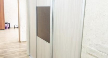 Продам квартиру 2-х комнатную с общей площадью 57.8м2, 5/5 эт., на улице Сурикова, г. Магнитогорск, Челябинская обл., Россия, агентство РиоЛюкс. Фотография №1
