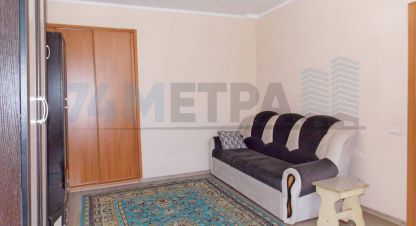 Снять квартиру 1 комнатную, 35 кв. м. Фотография №1 Сдам квартиру 1 комнатную с общей площадью 35м2, 3/4 эт., на улице Ловина ул, Тракторозаводский район район, г. Челябинск, Челябинская обл., Россия, агентство 74 метра. Фотография №1