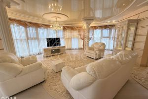 Продам квартиру 3-х комнатную с общей площадью 120м2, 6/10 эт., на улице Героев Бреста, г. Севастополь, Крым авт. респ., Россия, агентство ООО Ренессанс Крым