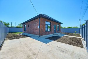 Продам дом 3-х комнатный с общей площадью 85м2, на улице Вишнёвая ул, г. Связист-2 (ст-ца елизаветинская) снт, Краснодарский край, Россия, агентство Аурус-Риэлт Продам дом 3-х комнатный с общей площадью 85м2, на улице Вишнёвая ул, г. Связист-2 (ст-ца елизаветинская) снт, Краснодарский край, Россия, агентство Аурус-Риэлт