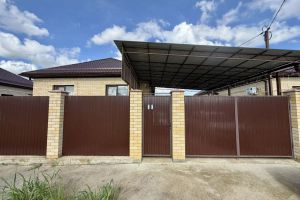 Продам дом 4-х комнатный с общей площадью 82.4м2, на улице Раздольная ул, г. Ленина х, Краснодарский край, Россия, агентство Аурус-Риэлт Продам дом 4-х комнатный с общей площадью 82.4м2, на улице Раздольная ул, г. Ленина х, Краснодарский край, Россия, агентство Аурус-Риэлт