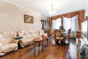 Продам квартиру 2-х комнатную с общей площадью 62м2, 8/8 эт., на улице Тверская, г. Москва, Москва, Россия, агентство Penny Lane Realty