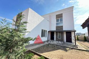 Продам дом 3-х комнатный с общей площадью 173м2, на улице Аллея дружбы, г. Заозерное , Крым авт. респ., Россия, агентство Альфа Недвижимость