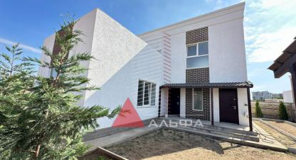 Купить дом 3-х комнатную, 173 кв. м. Фотография №1 Продам дом 3-х комнатный с общей площадью 173м2, на улице Аллея дружбы, г. Заозерное , Крым авт. респ., Россия, агентство Альфа Недвижимость. Фотография №1