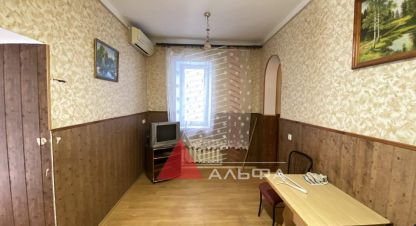 Продам квартиру 2-х комнатную с общей площадью 28м2, 1/2 эт., на улице Революции, г. Евпатория, Крым авт. респ., Россия, агентство Альфа Недвижимость. Фотография №1
