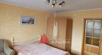 Купить квартиру 1 комнатную, 36 кв. м. Фотография №1 Продам квартиру 1 комнатную с общей площадью 36м2, 3/10 эт., на улице Победы, г. Евпатория, Крым авт. респ., Россия, агентство Альфа Недвижимость. Фотография №1