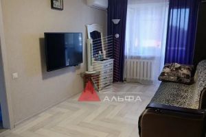Продам квартиру 3-х комнатную с общей площадью 56м2, 4/4 эт., на улице Интернациональная, г. Евпатория, Крым авт. респ., Россия, агентство Альфа Недвижимость