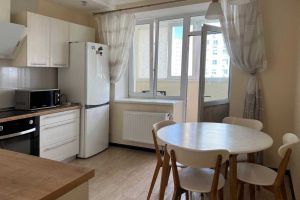Продам квартиру 1 комнатную с общей площадью 43м2, 5/10 эт., на улице Боголюбова (соф.борщаговка), г. Софиевская Борщаговка , Киевская обл., Украина, агентство Aspo.biz Продам квартиру 1 комнатную с общей площадью 43м2, 5/10 эт., на улице Боголюбова (соф.борщаговка), г. Софиевская Борщаговка , Киевская обл., Украина, агентство Aspo.biz
