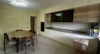 Снять квартиру 3-х комнатную, 116 кв. м. Фотография №1 Сдам квартиру 3-х комнатную с общей площадью 116м2, 6/10 эт., на улице Тарасівська вул, Шевченковский район, г. Киев, Киев, Украина, агентство Aspo.biz. Фотография №1