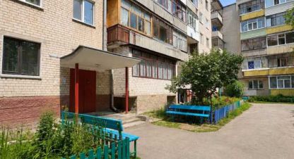 Купить квартиру 2-х комнатную, 47.7 кв. м. Фотография №1 Продам квартиру 2-х комнатную с общей площадью 47.7м2, 2/5 эт., на улице Соборності, г. Чернигов , Черниговская обл., Украина, агентство Aspo.biz. Фотография №1