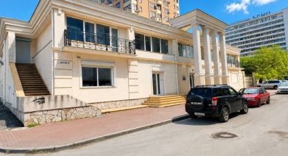 Купить офисное помещение, 1010 кв. м. Фотография №1 Продам офисное помещение с общей площадью 1010м2, на улице Генерала крейзера, г. Севастополь, Крым авт. респ., Россия, агентство Центр продаж НОВОСТРОЙКИ. Фотография №1