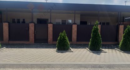 Купить дом 5-ти комнатную, 156.1 кв. м. Фотография №1 Продам дом 5-ти комнатный с общей площадью 156.1м2, на улице Гагарина ул, г. Адыгейск, Адыгея респ., Россия, агентство Мореон Инвест. Фотография №1
