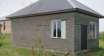 Купить дом 2-х комнатную, 40.3 кв. м. Фотография №1 Продам дом 2-х комнатный с общей площадью 40.3м2, на улице Ким ул, г. Адыгейск, Адыгея респ., Россия, агентство Мореон Инвест. Фотография №1