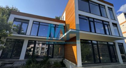 Продам дом 9-ти комнатный с общей площадью 306.1м2, на улице Мицко, г. Ялта , Крым авт. респ., Россия, агентство Мастера Недвижимости . Фотография №1