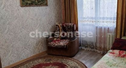 Купить квартиру 2-х комнатную, 47 кв. м. Фотография №1 Продам квартиру 2-х комнатную с общей площадью 47м2, 2/5 эт., на улице Генерала Острякова, Ленинский район, г. Севастополь, Крым авт. респ., Россия, агентство Херсонес Недвижимость. Фотография №1