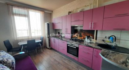 Снять квартиру 1 комнатную, 42 кв. м. Фотография №1 Сдам квартиру 1 комнатную с общей площадью 42м2, 4/8 эт., на улице Тараса шевченко, Гагаринский район, г. Севастополь, Крым авт. респ., Россия, агентство Херсонес Недвижимость. Фотография №1