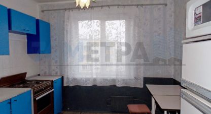 Сдам квартиру 2-х комнатную с общей площадью 52м2, 10/10 эт., на улице Молодогвардейцев, Курчатовский район район, г. Челябинск, Челябинская обл., Россия, агентство 74 метра. Фотография №1