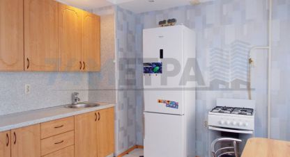 Снять квартиру 2-х комнатную, 45 кв. м. Фотография №1 Сдам квартиру 2-х комнатную с общей площадью 45м2, 3/5 эт., на улице Шагольская 1-й квартал ул, Курчатовский район район, г. Челябинск, Челябинская обл., Россия, агентство 74 метра. Фотография №1