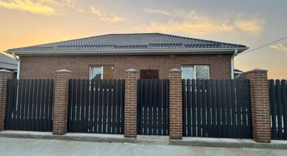 Купить дом 5-ти комнатную, 125 кв. м. Фотография №1 Продам дом 5-ти комнатный с общей площадью 125м2, на улице Базарная ул, г. Старокорсунская ст-ца, Краснодарский край, Россия, агентство Аурус-Риэлт. Фотография №1