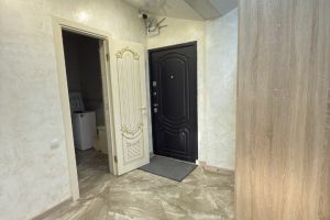Продам квартиру 1 комнатную с общей площадью 53.6м2, 1/12 эт., на улице Черноморская набережная, г. Феодосия , Крым авт. респ., Россия, агентство АН Метр Крым Сочи