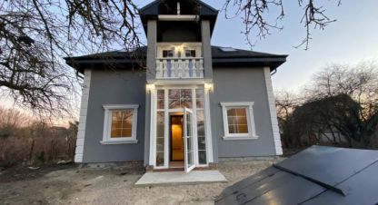 Купить дом 4-х комнатную, 140 кв. м. Фотография №1 Продам дом 4-х комнатный с общей площадью 140м2, на улице Центральная, Ленинградский район, г. Калининград, Калининградская обл., Россия, агентство Home Invest. Фотография №1
