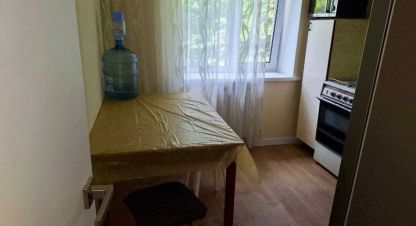 Снять квартиру 1 комнатную, 40 кв. м. Фотография №1 Сдам квартиру 1 комнатную с общей площадью 40м2, 2/9 эт., на улице Артема, Шевченковский (октябрьский) район, г. Полтава , Полтавская обл., Украина, агентство АН Галерея недвижимости. Фотография №1