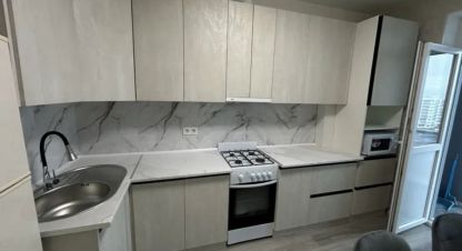 Снять квартиру 1 комнатную, 46 кв. м. Фотография №1 Сдам квартиру 1 комнатную с общей площадью 46м2, 9/9 эт., на улице Вул полтавська, Шевченковский (октябрьский) район, г. Полтава , Полтавская обл., Украина, агентство АН Галерея недвижимости. Фотография №1