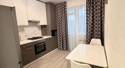 Снять квартиру 1 комнатную, 42 кв. м. Фотография №1 Сдам квартиру 1 комнатную с общей площадью 42м2, 9/9 эт., на улице Вул полтавська, Шевченковский (октябрьский) район, г. Полтава , Полтавская обл., Украина, агентство АН Галерея недвижимости. Фотография №1