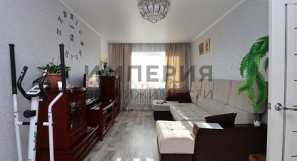 Купить квартиру 3-х комнатную, 69.2 кв. м. Фотография №1 Продам квартиру 3-х комнатную с общей площадью 69.2м2, 5/5 эт., на улице Советская ул, г. Ола, Магаданская обл., Россия, агентство Империя Недвижимости. Фотография №1