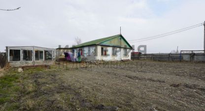 Купить дом 3-х комнатную, 80.9 кв. м. Фотография №1 Продам дом 3-х комнатный с общей площадью 80.9м2, на улице Партизанская, г. Ола, Магаданская обл., Россия, агентство Империя Недвижимости. Фотография №1